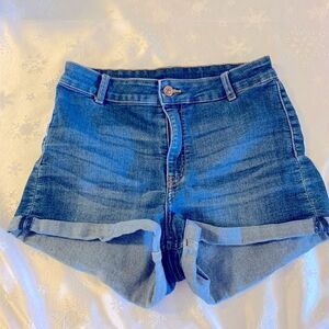 H&M Jean Shorts Denim Cuffed Stretch Waist 26” Sz 8 Gorgeous